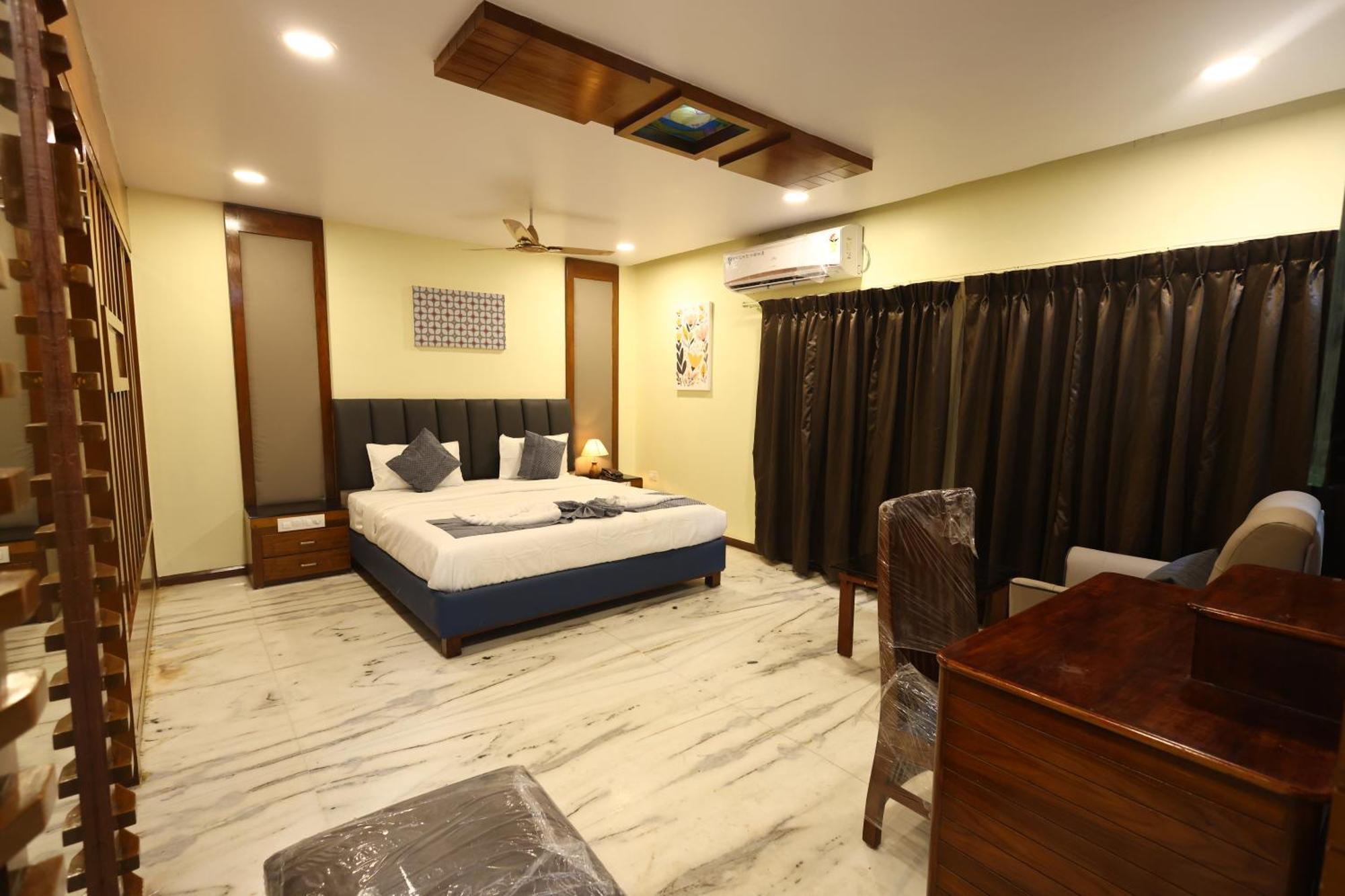 Lj Dadi'S Grand Visakhapatnam Exterior foto