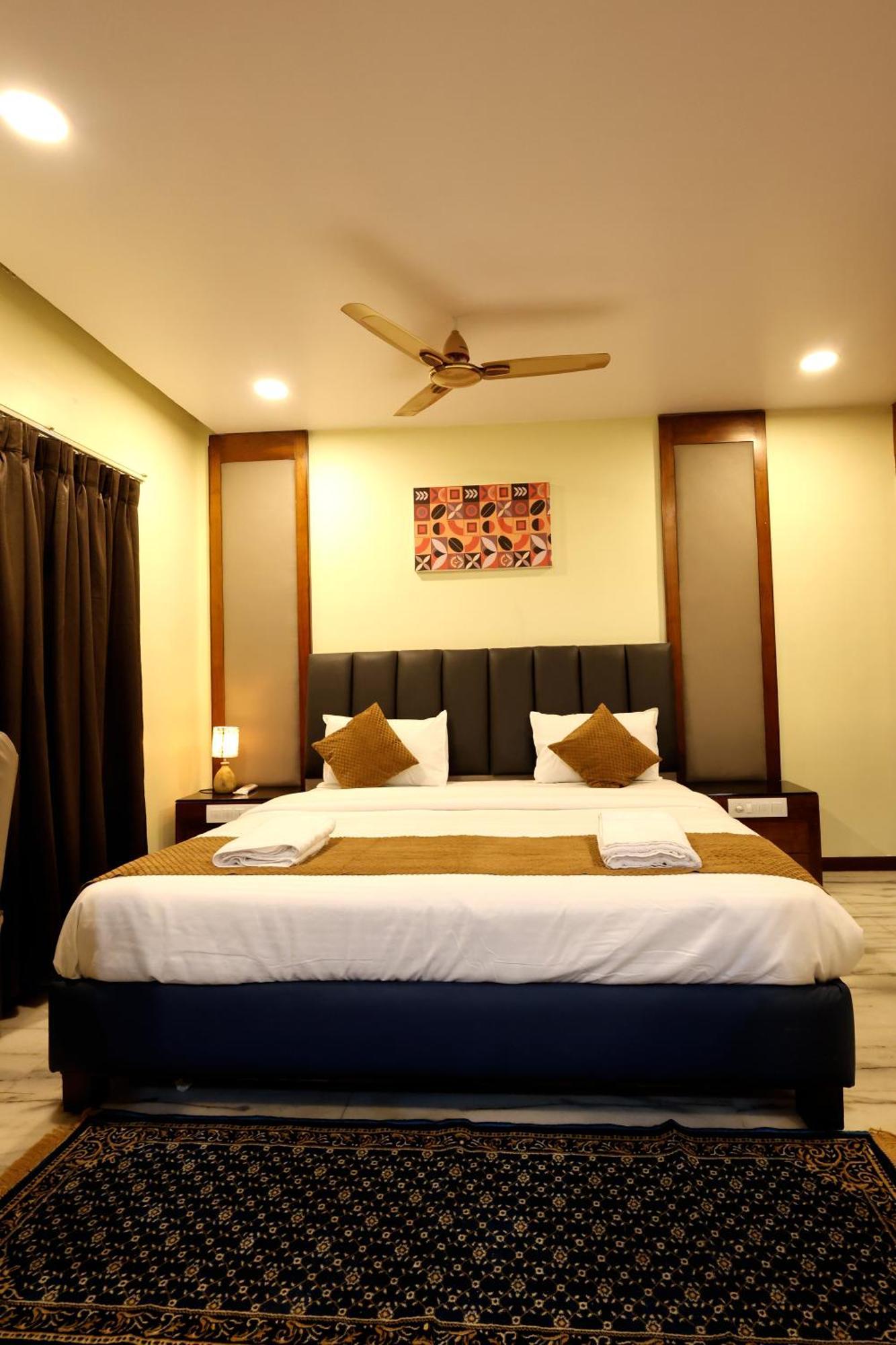 Lj Dadi'S Grand Visakhapatnam Exterior foto